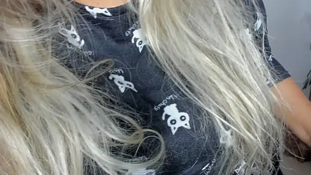 Snapshot of Carlota_flow chatting on 10.08.25 Carlota flow online show from 10.08.25