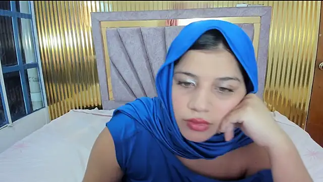 Snapshot of Amyra_Rasi chatting on 01.06.26 Amyra Rasi online show from 01.06.26