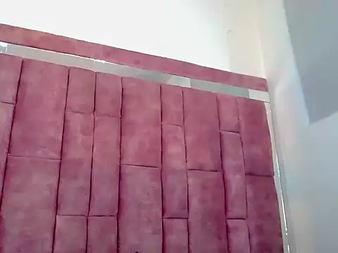 Snapshot of katherine_x1 chatting on 11.05.25 katherine x1 online show from 11.05.25