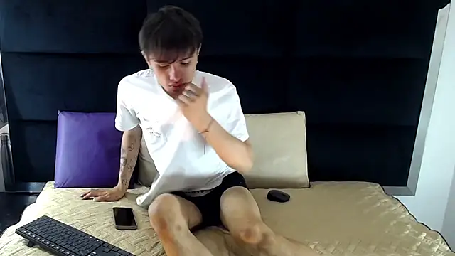 Jerom xx online show from 10.24.25