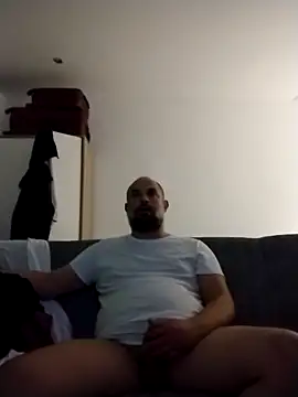 Snapshot of CristalDad chatting on 10.16.25 CristalDad online show from 10.16.25