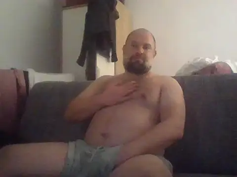 Snapshot of CristalDad chatting on 10.23.25 CristalDad online show from 10.23.25