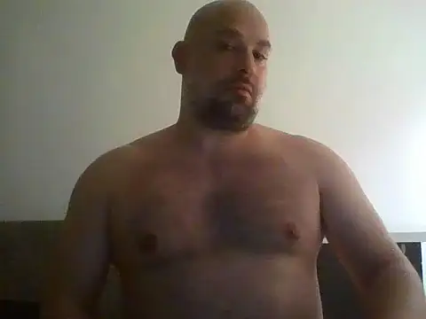 Snapshot of CristalDad chatting on 10.27.25 CristalDad online show from 10.27.25