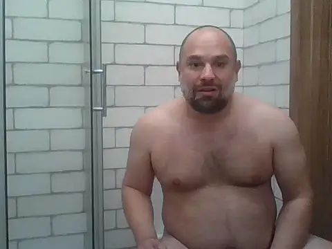 Snapshot of CristalDad chatting on 11.07.25 CristalDad online show from 11.07.25