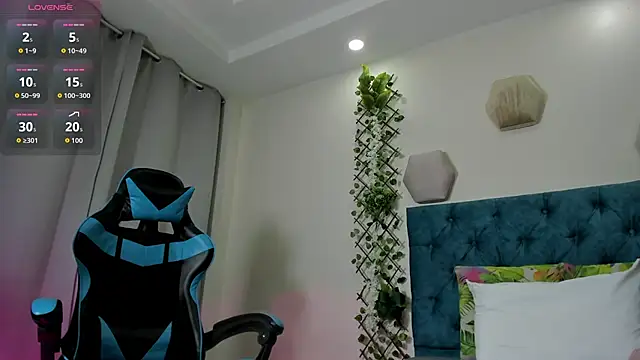 violett  rousee online show from 10.07.25