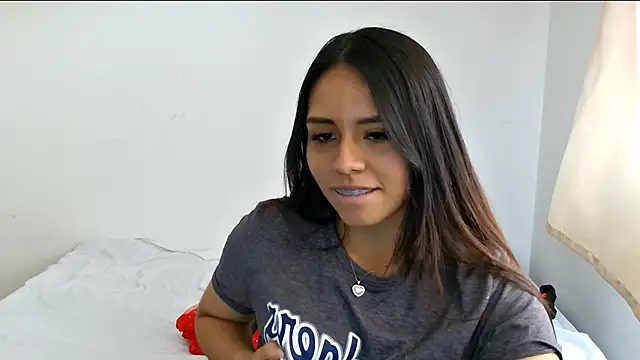 Snapshot of BellaBliss123 chatting on 10.19.25 BellaBliss123 online show from 10.19.25