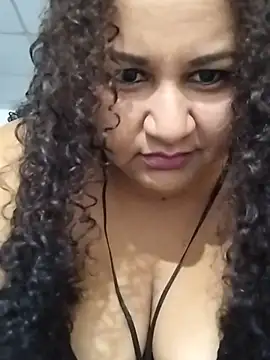 MEYBELLATINA online show from 10.21.25