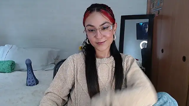 Snapshot of Amy66 chatting on 05.27.26 Amy66 online show from 05.27.26