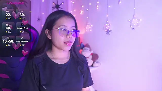 Snapshot of Zoe_Skyler chatting on 10.25.25 Zoe Skyler online show from 10.25.25