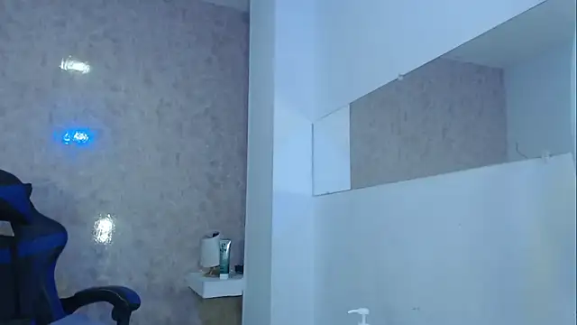 Snapshot of Aaron_Foxxx chatting on 10.08.25 Aaron Foxxx online show from 10.08.25