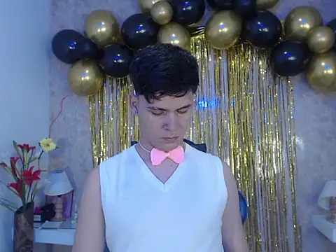 Snapshot of Aaron_Foxxx chatting on 10.12.25 Aaron Foxxx online show from 10.12.25