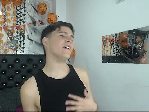 Snapshot of Aaron_Foxxx chatting on 10.15.25 Aaron Foxxx online show from 10.15.25