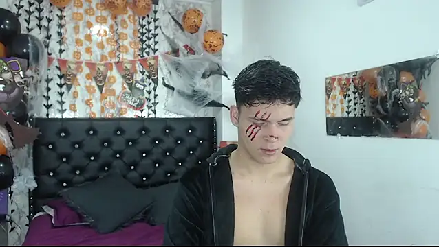 Snapshot of Aaron_Foxxx chatting on 10.18.25 Aaron Foxxx online show from 10.18.25