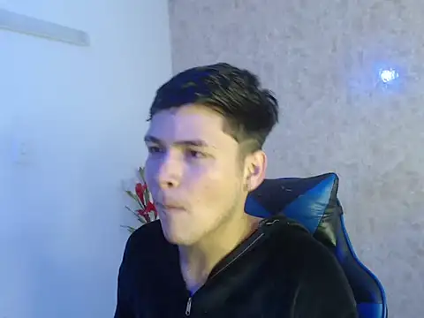 Snapshot of Aaron_Foxxx chatting on 10.22.25 Aaron Foxxx online show from 10.22.25