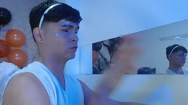 Snapshot of Aaron_Foxxx chatting on 10.31.25 Aaron Foxxx online show from 10.31.25