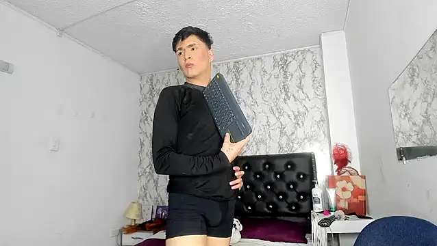 Snapshot of Aaron_Foxxx chatting on 11.15.25 Aaron Foxxx online show from 11.15.25