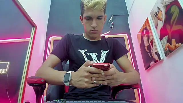 Snapshot of Stiben_boy chatting on 10.03.25 Stiben boy online show from 10.03.25