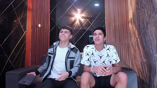 Snapshot of Stiben_boy chatting on 10.17.25 Stiben boy online show from 10.17.25