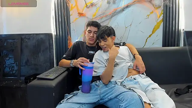 Snapshot of Stiben_boy chatting on 10.31.25 Stiben boy online show from 10.31.25