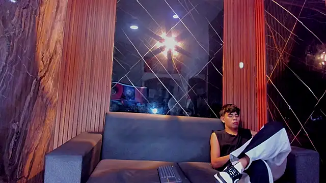 Snapshot of Stiben_boy chatting on 11.03.25 Stiben boy online show from 11.03.25