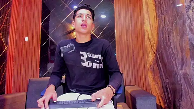 Snapshot of Stiben_boy chatting on 11.09.25 Stiben boy online show from 11.09.25