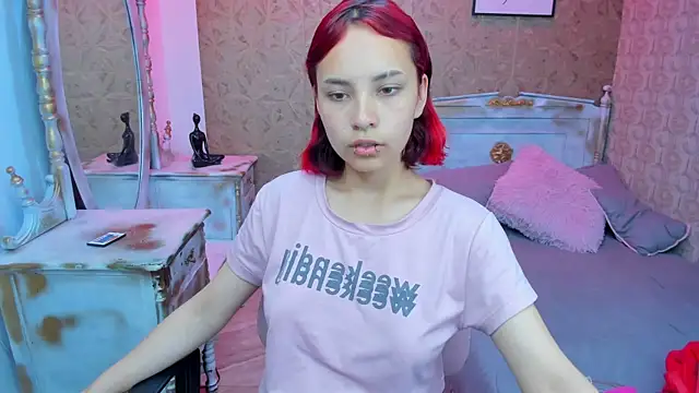 Snapshot of Megane_whitte chatting on 11.06.25 Megane whitte online show from 11.06.25