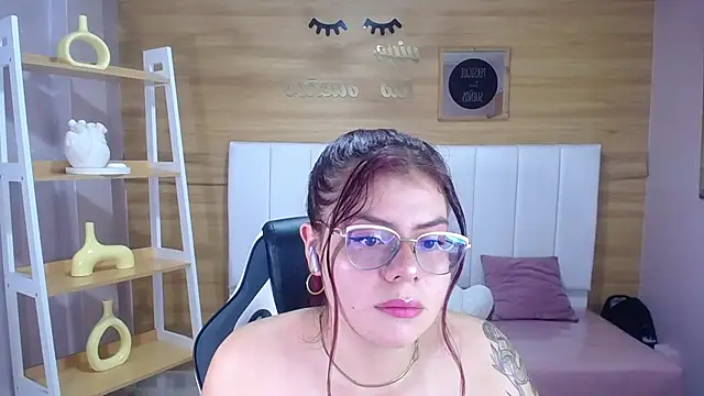 Snapshot of draviana_a_ chatting on 10.09.25 draviana a online show from 10.09.25