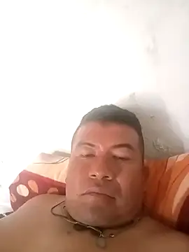 Snapshot of 30-zulefabiansolarte chatting on 10.04.25 30-zulefabiansolarte online show from 10.04.25