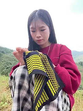 Snapshot of -mayhan11 chatting on 10.18.25 -mayhan11 online show from 10.18.25