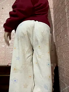 Snapshot of -mayhan11 chatting on 10.24.25 -mayhan11 online show from 10.24.25