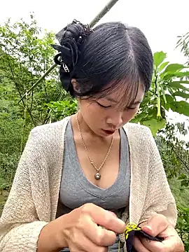 Snapshot of -mayhan11 chatting on 10.26.25 -mayhan11 online show from 10.26.25