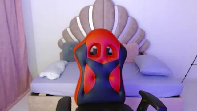 BlueeVelvet online show from 10.04.25