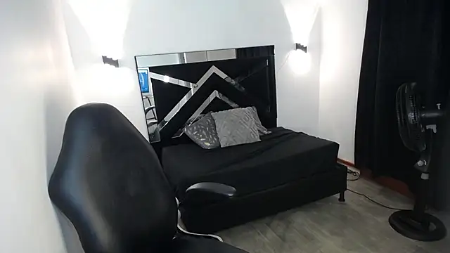 MarianaRojas  online show from 03.31.26