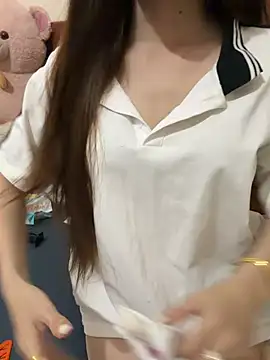 Snapshot of Quynhbabysexy chatting on 05.15.26 Quynhbabysexy online show from 05.15.26
