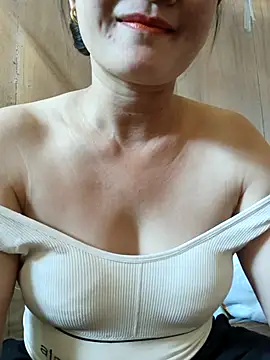 Snapshot of Paul-paul11 chatting on 10.27.25 Paul-paul11 online show from 10.27.25