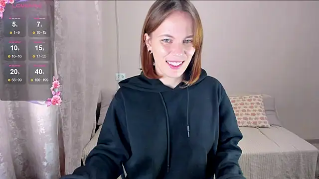 Snapshot of EvaCordy chatting on 10.17.25 EvaCordy online show from 10.17.25