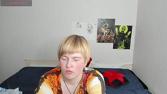 Cattie w  online show from 11.20.25