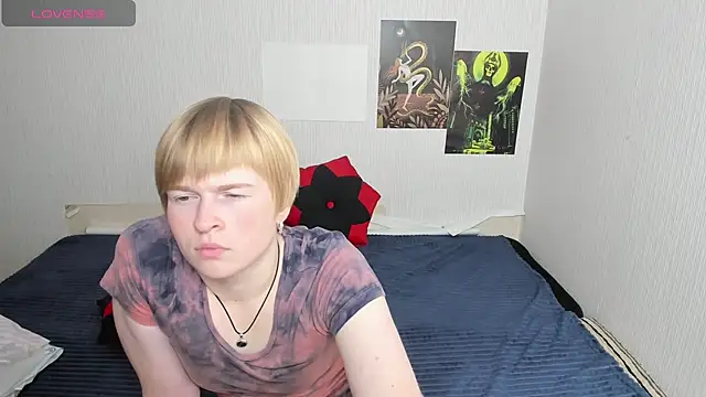 Cattie w  online show from 11.25.25