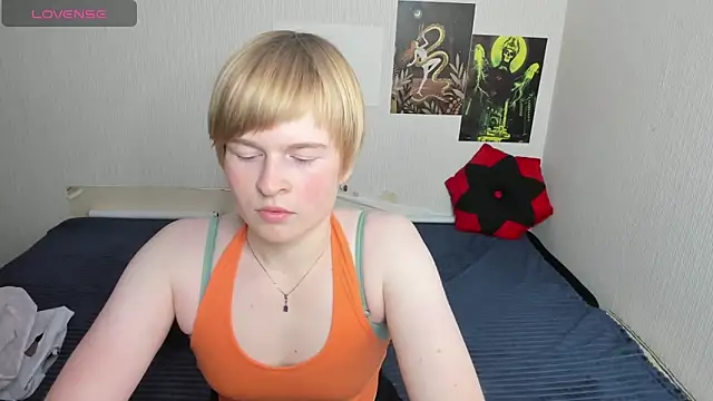 Cattie w  online show from 11.26.25