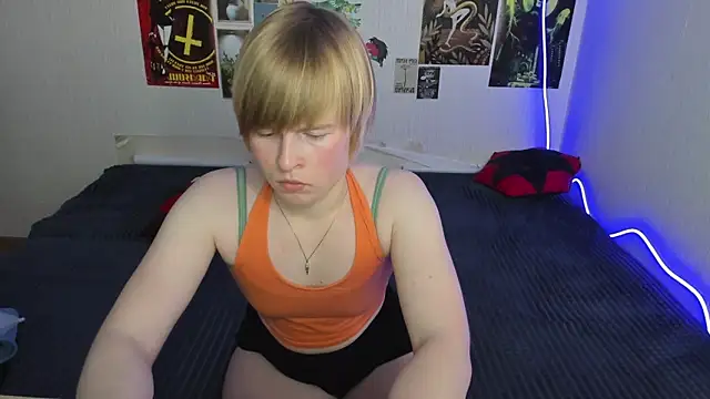 Cattie w  online show from 02.12.26