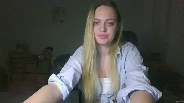 Snapshot of Cynoraye chatting on 02.04.26 Cynoraye online show from 02.04.26