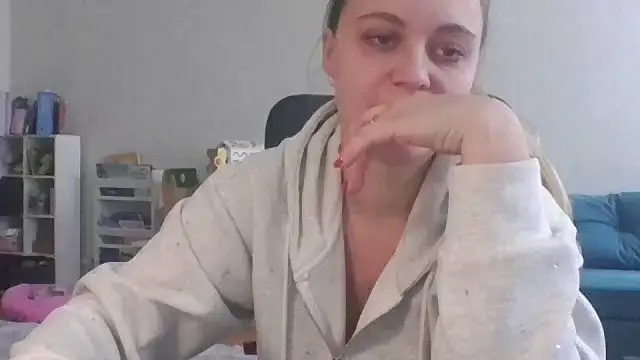 Snapshot of Cynoraye chatting on 02.09.26 Cynoraye online show from 02.09.26