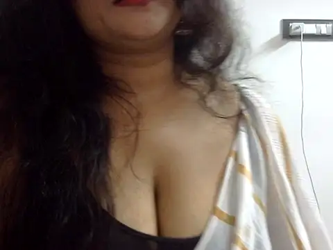 aarohee9 online show from 11.25.25