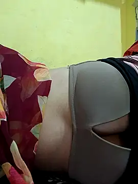 Snapshot of misskomal97 chatting on 09.26.25 misskomal97 online show from 09.26.25