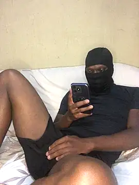 Snapshot of Swazibigmachine chatting on 12.14.25 Swazibigmachine online show from 12.14.25