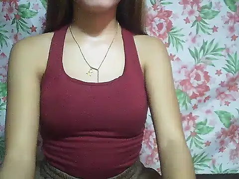 Snapshot of SweetPussie18x chatting on 10.04.25 SweetPussie18x online show from 10.04.25