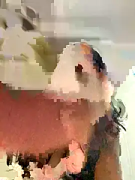 Snapshot of pmonie chatting on 10.20.25 pmonie online show from 10.20.25