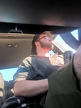 Snapshot of bear8t chatting on 10.30.25 bear8t online show from 10.30.25