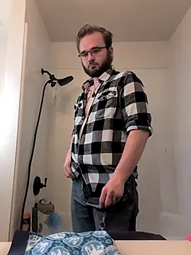 Snapshot of bear8t chatting on 11.03.25 bear8t online show from 11.03.25