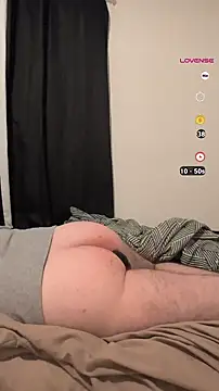 Snapshot of bear8t chatting on 11.11.25 bear8t online show from 11.11.25